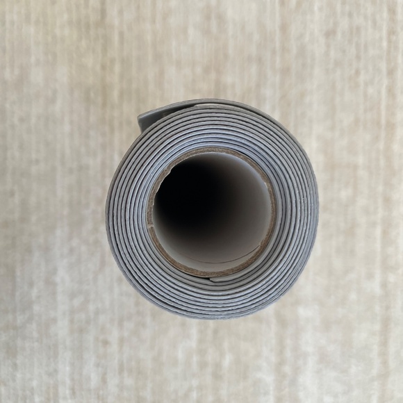 Chilewich Modern Table Runner Cubic Gunmetal Silver Vinyl 14 x 72” Geometric New - Picture 6 of 6